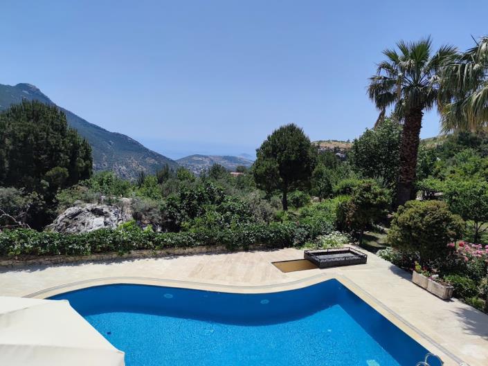 Image No.17-10 Bed Country Property for sale