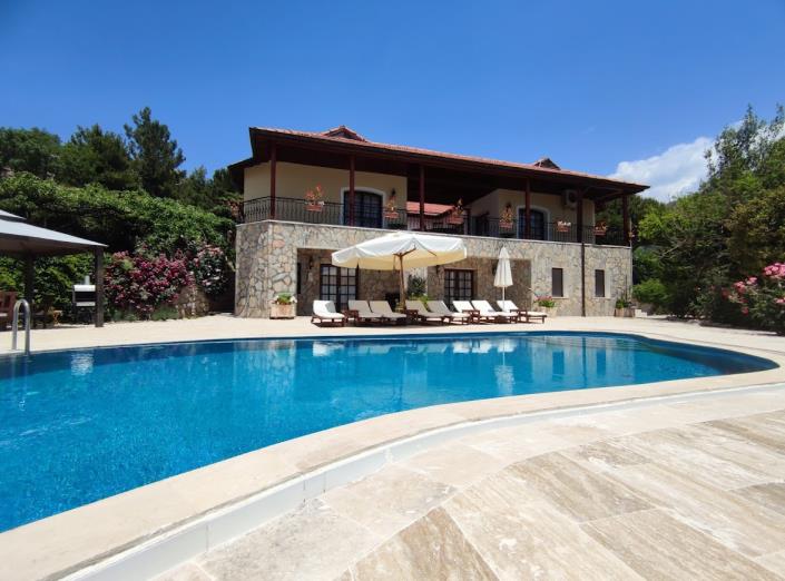 Image No.32-10 Bed Country Property for sale