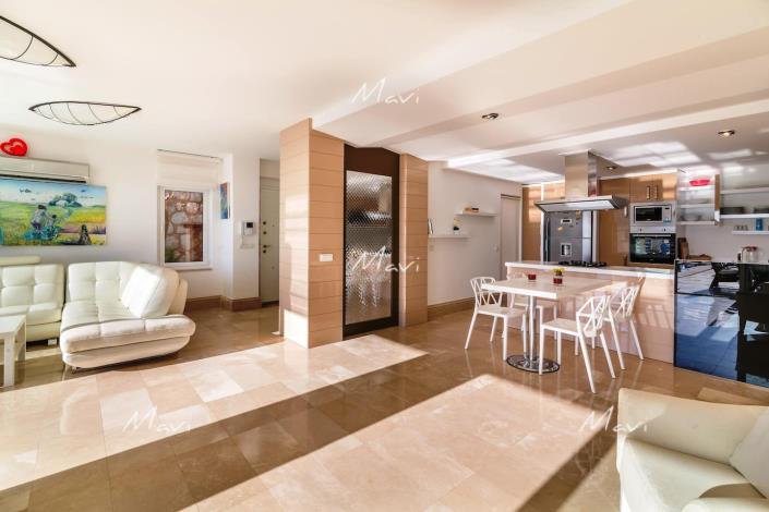 Image No.13-4 Bed Villa / Detached for sale