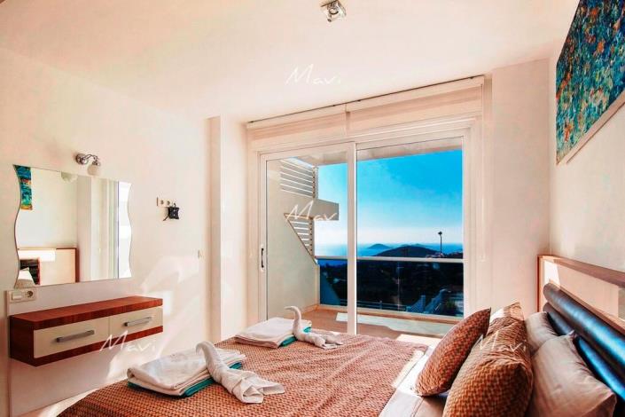 Image No.23-4 Bed Villa / Detached for sale