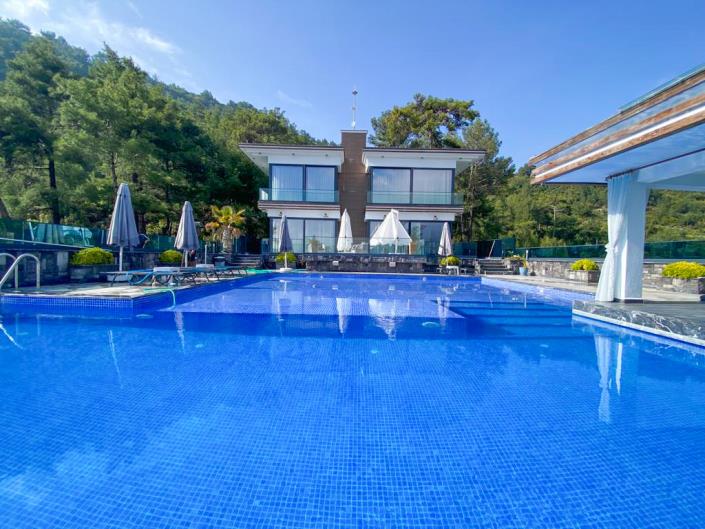 Image No.5-4 Bed Villa / Detached for sale