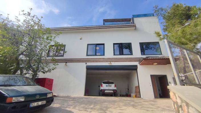 Image No.49-4 Bed Villa / Detached for sale