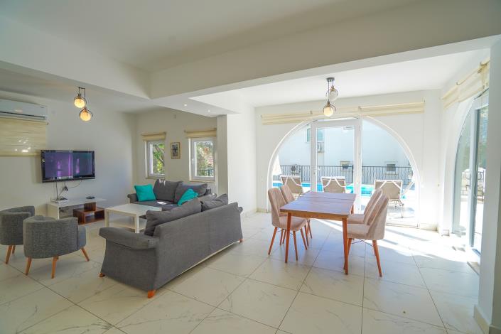 Image No.55-4 Bed Villa / Detached for sale