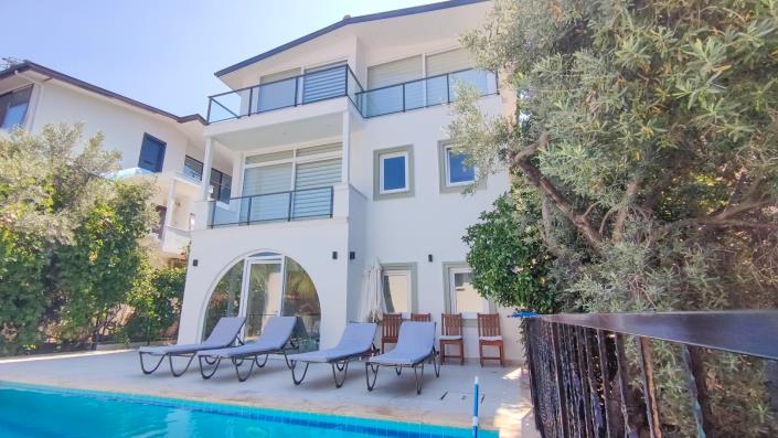 Image No.15-4 Bed Villa / Detached for sale