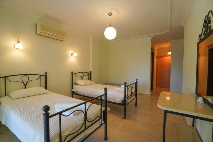 Image No.36-4 Bed Villa / Detached for sale