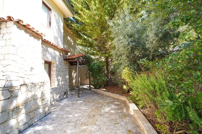 Image No.42-4 Bed Villa / Detached for sale