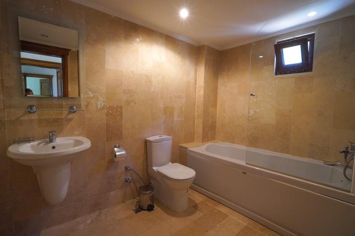 Image No.43-4 Bed Villa / Detached for sale