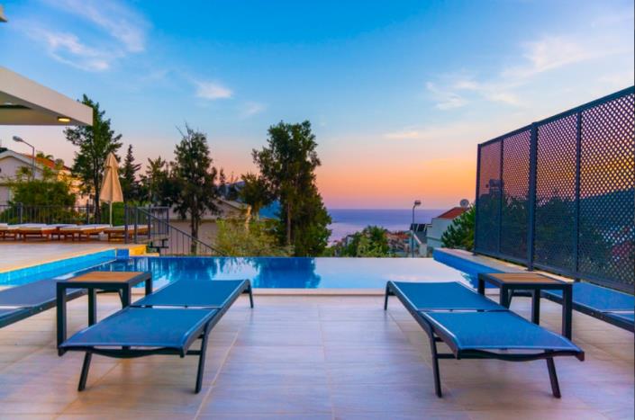 Image No.1-5 Bed Villa / Detached for sale