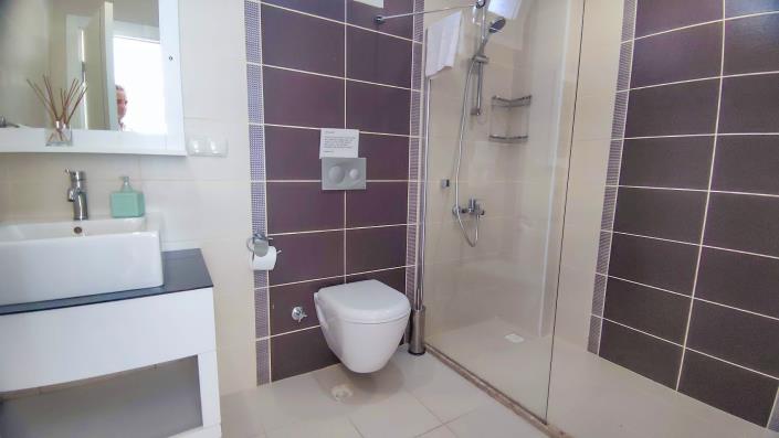 Image No.37-4 Bed Villa / Detached for sale