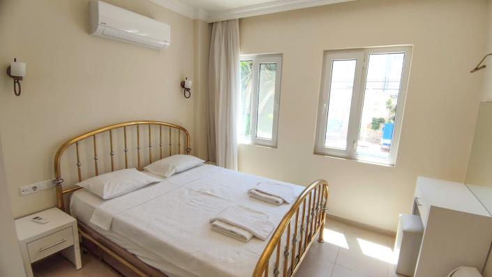 Image No.39-4 Bed Villa / Detached for sale