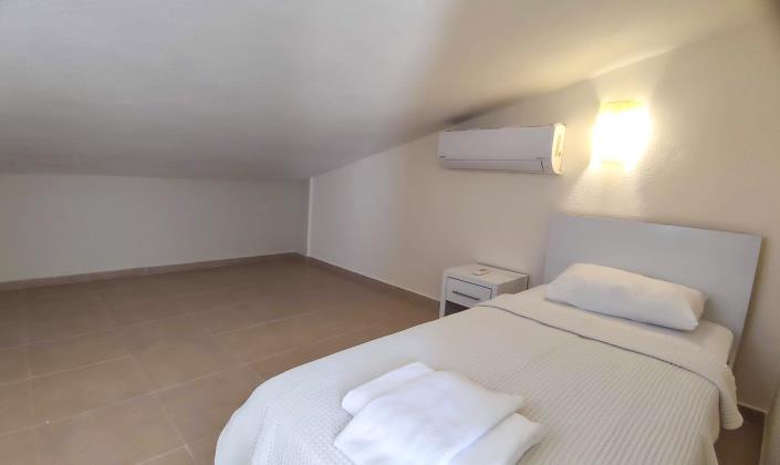 Image No.45-4 Bed Villa / Detached for sale