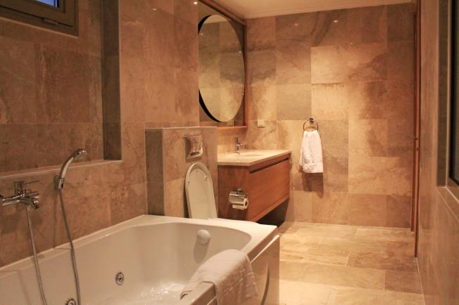 Image No.14-4 Bed Villa / Detached for sale