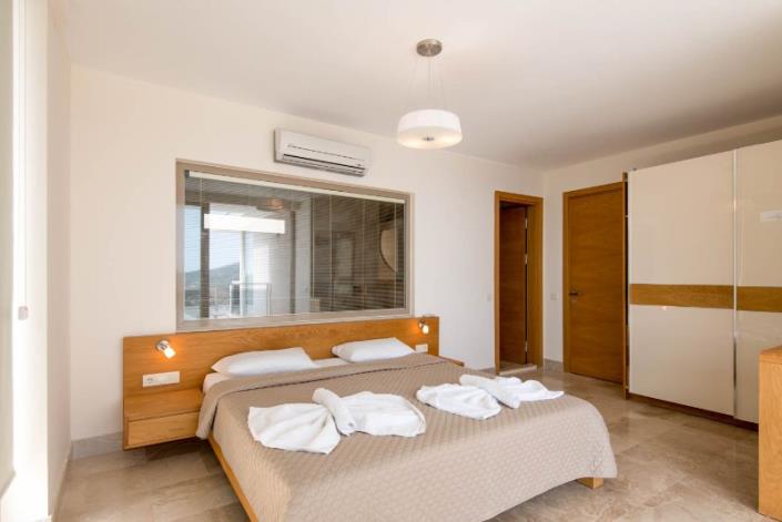 Image No.16-4 Bed Villa / Detached for sale