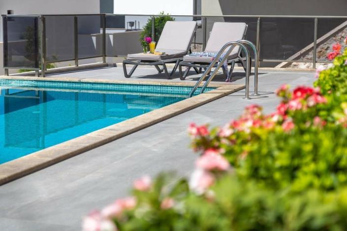 Image No.10-2 Bed Apartment for sale