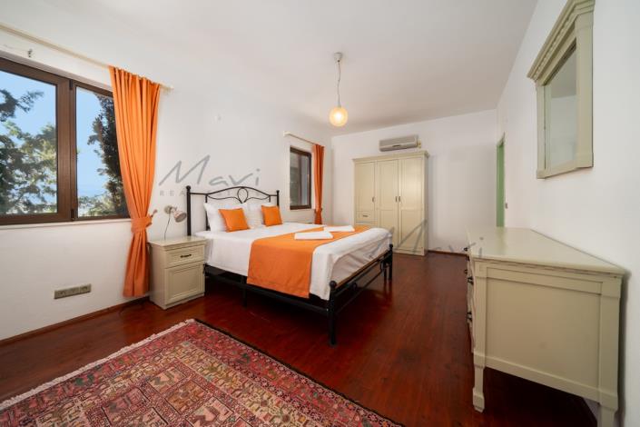 Image No.8-4 Bed Villa / Detached for sale