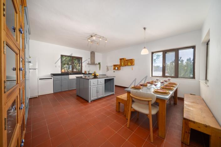 Image No.10-4 Bed Villa / Detached for sale