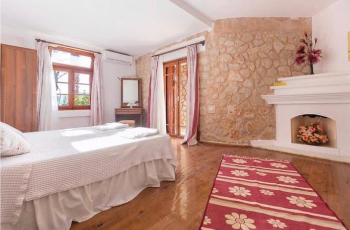 Image No.14-2 Bed Semi-Detached for sale