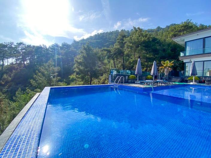 Image No.13-4 Bed Villa / Detached for sale