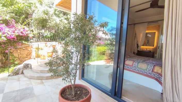 Image No.28-2 Bed Apartment for sale