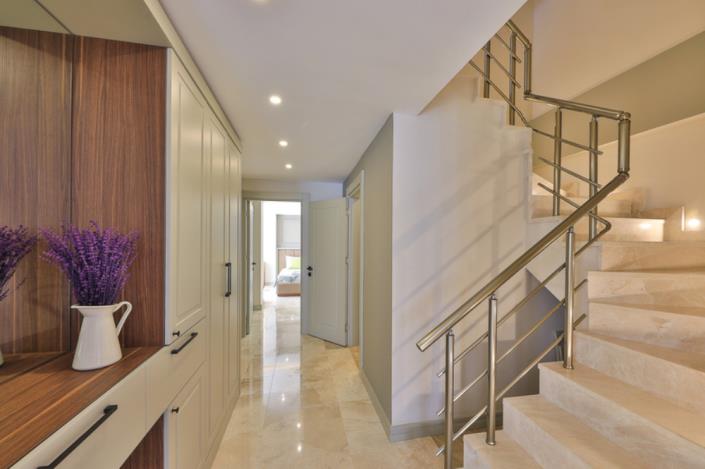 Image No.16-5 Bed Village House for sale