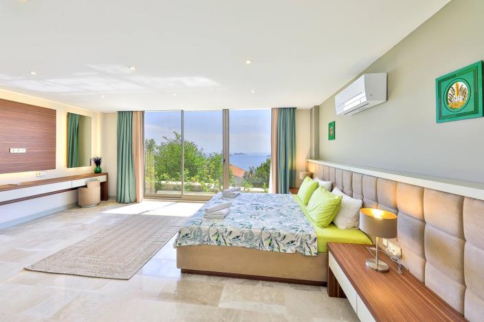 Image No.29-5 Bed Village House for sale