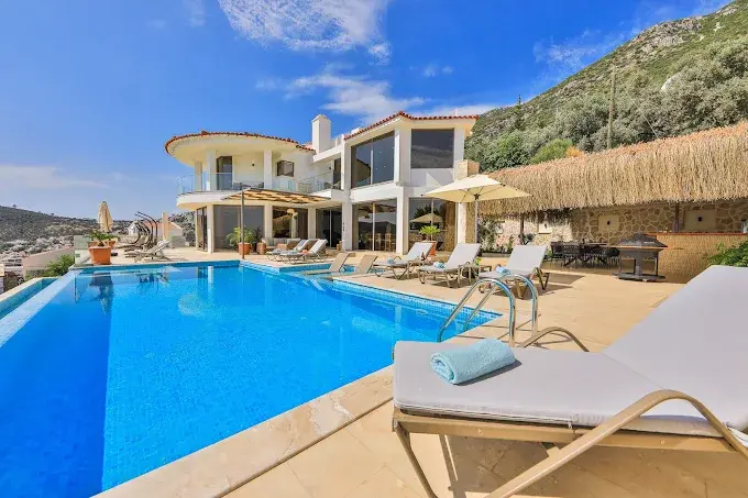 Image No.44-5 Bed Village House for sale