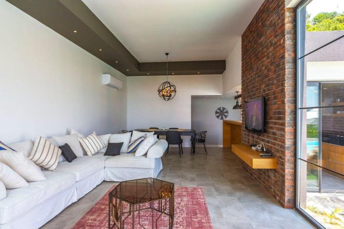 Image No.5-2 Bed Villa / Detached for sale