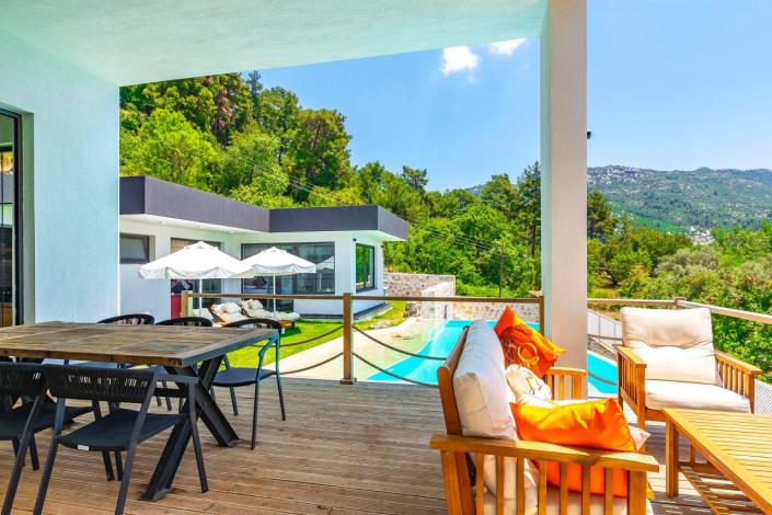 Image No.1-2 Bed Villa / Detached for sale