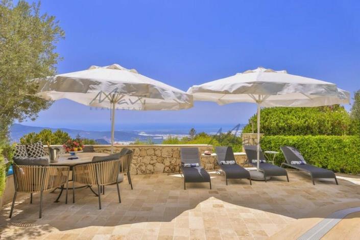 Image No.10-5 Bed Villa / Detached for sale