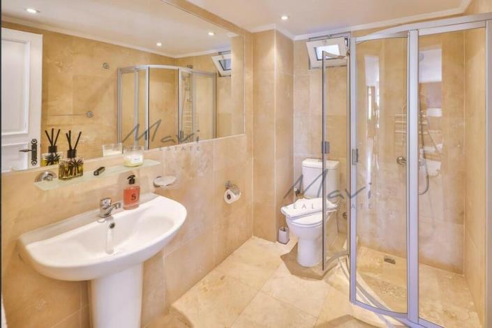 Image No.14-5 Bed Villa / Detached for sale