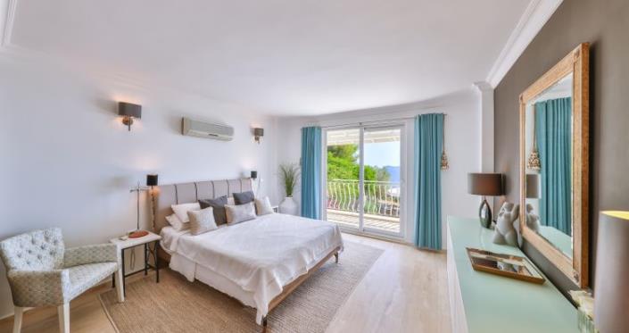 Image No.36-5 Bed Villa / Detached for sale