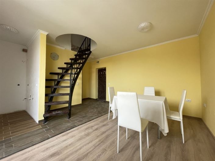 Image No.7-2 Bed Maisonette for sale