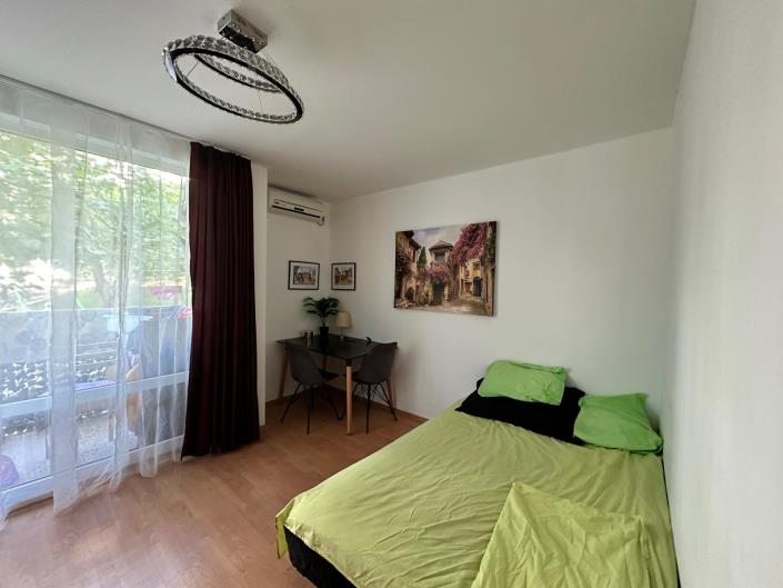 Image No.10-2 Bed Property for sale