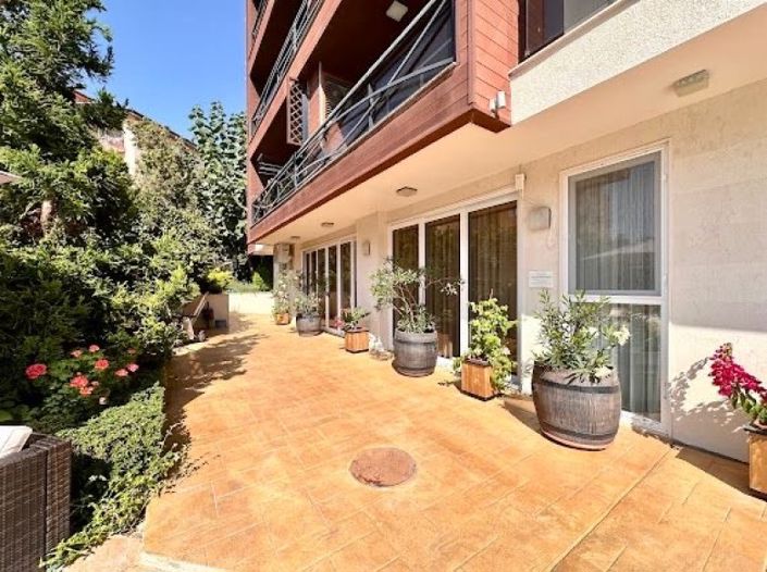 Image No.3-2 Bed Property for sale