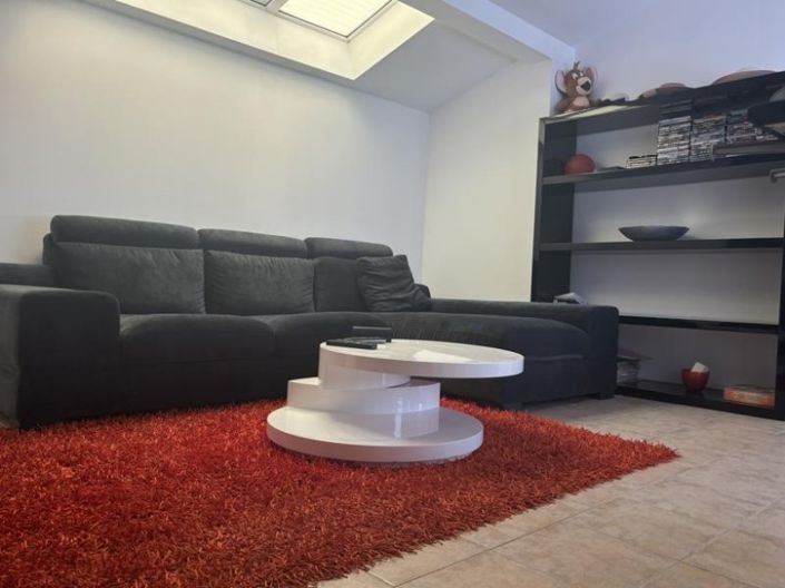 Image No.6-3 Bed Property for sale