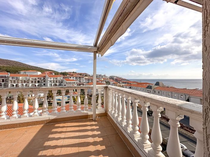 Image No.9-3 Bed Property for sale