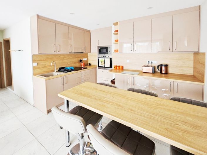Image No.1-3 Bed Property for sale