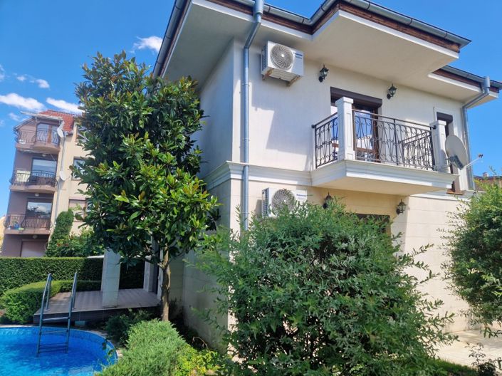 Image No.1-2 Bed Property for sale
