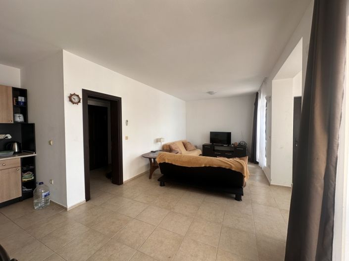 Image No.11-2 Bed Property for sale