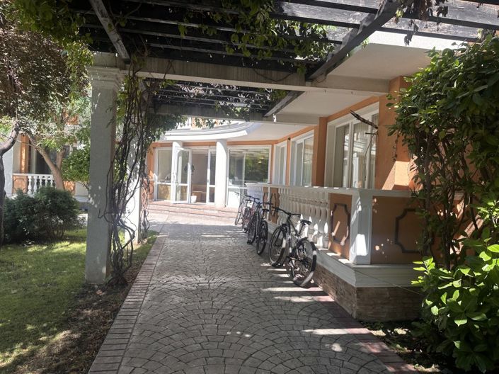 Image No.4-1 Bed Property for sale