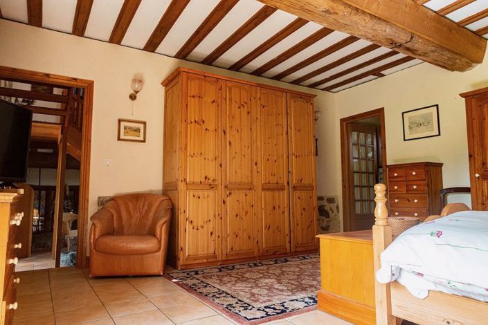 Image No.11-13 Bed House for sale