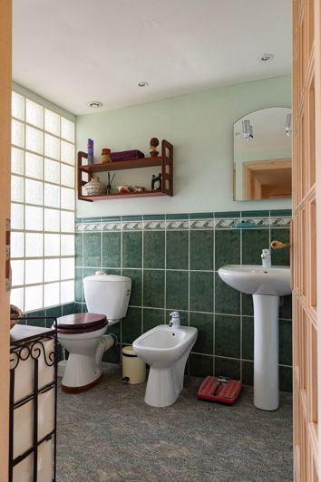 Image No.21-13 Bed House for sale