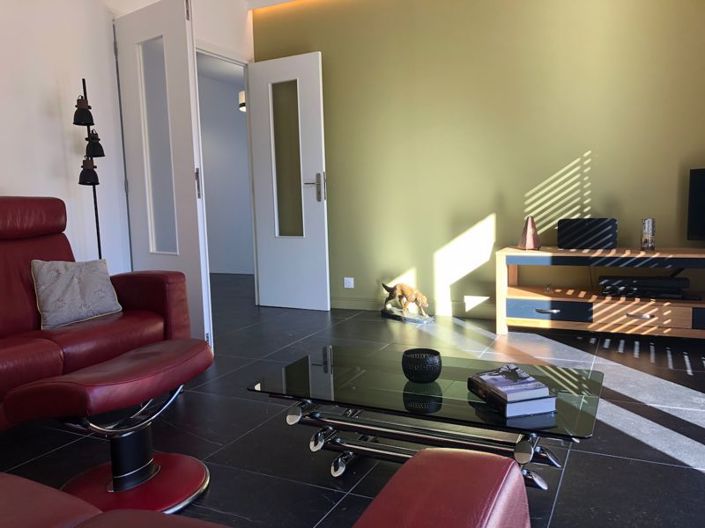 Image No.10-2 Bed House for sale