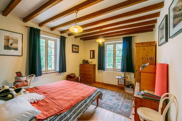 Image No.16-5 Bed Property for sale