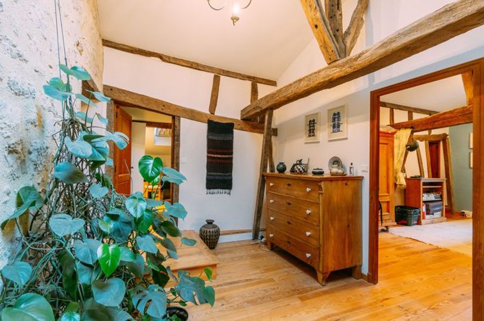 Image No.10-5 Bed Property for sale