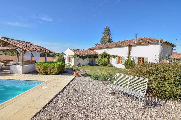 Image No.1-9 Bed House for sale