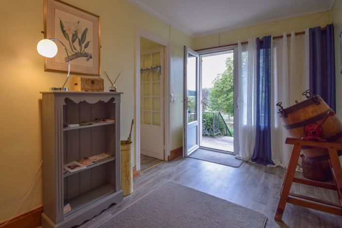 Image No.31-9 Bed House for sale