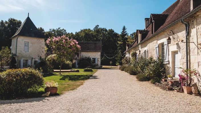 Image No.1-12 Bed House for sale