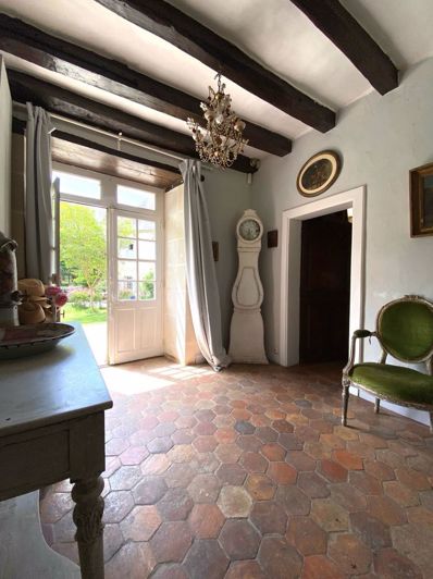 Image No.20-12 Bed House for sale