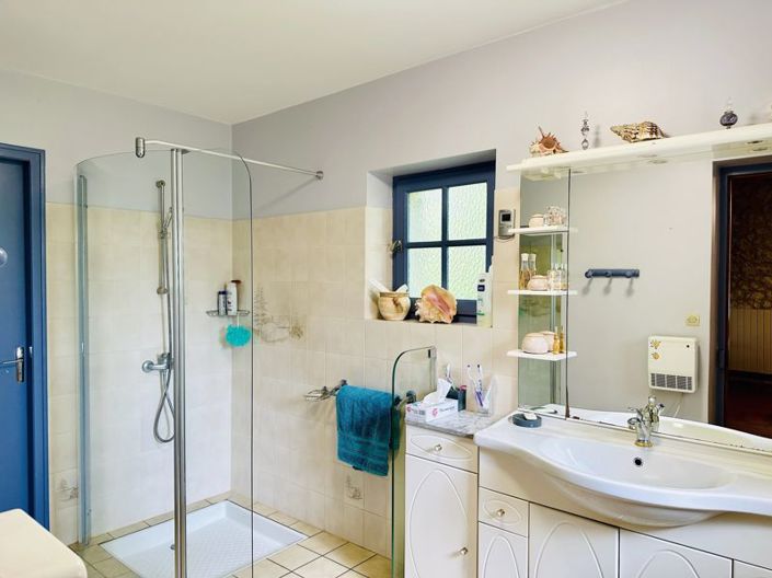 Image No.10-3 Bed House for sale